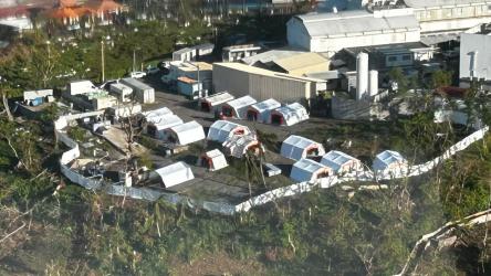 Visuel de la base de vie à Mayotte suite au passage du cyclone Chido