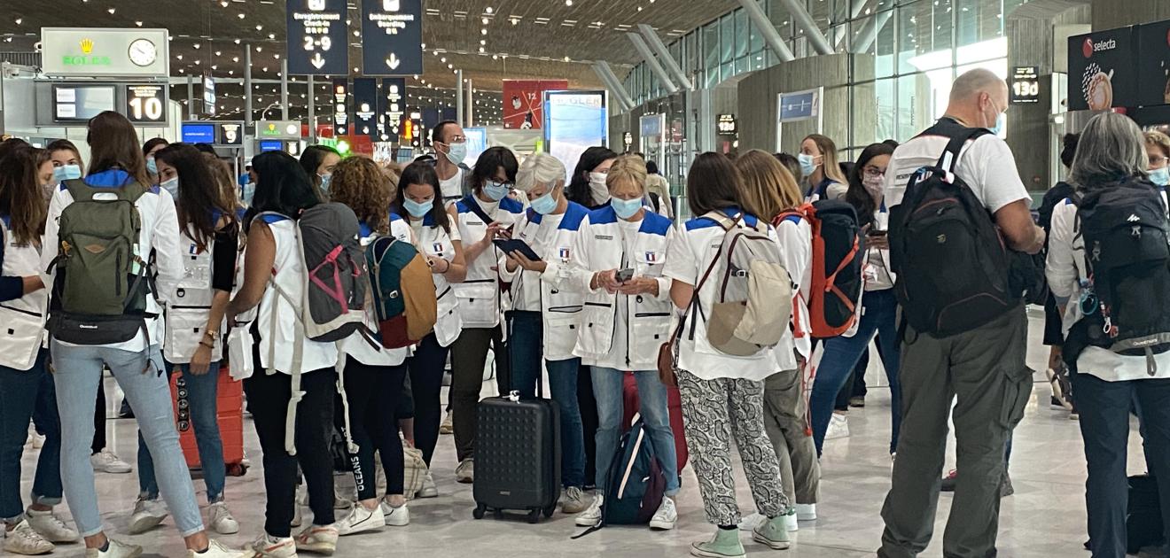Réservistes sanitaires à l'aéroport au départ de la Nouvelle-Calédonie